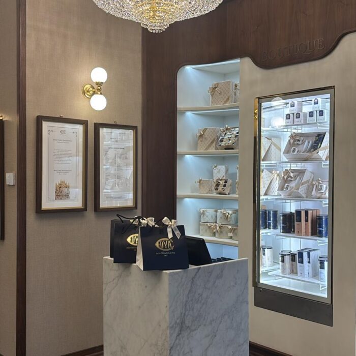 lampadari pasticceria cova milano