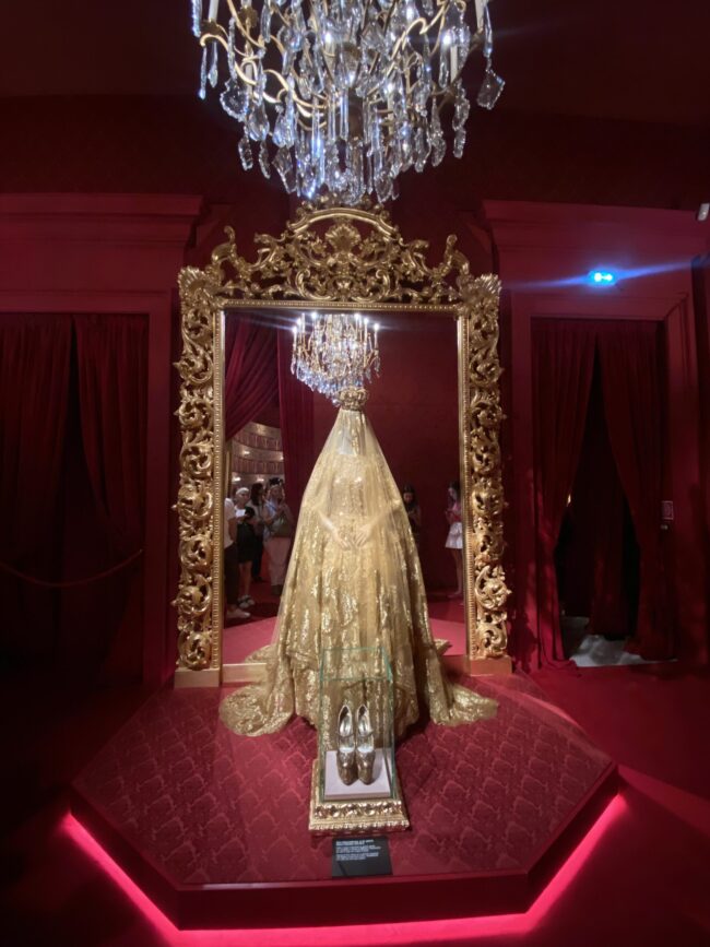 dolce e gabbana mostra Milano dal cuore alle mani dolce & gabbana